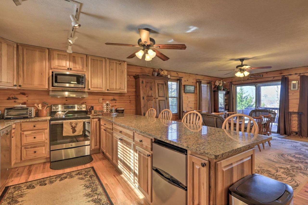 Lakefront Sparta Cottage With Decks And Boat Dock المظهر الخارجي الصورة