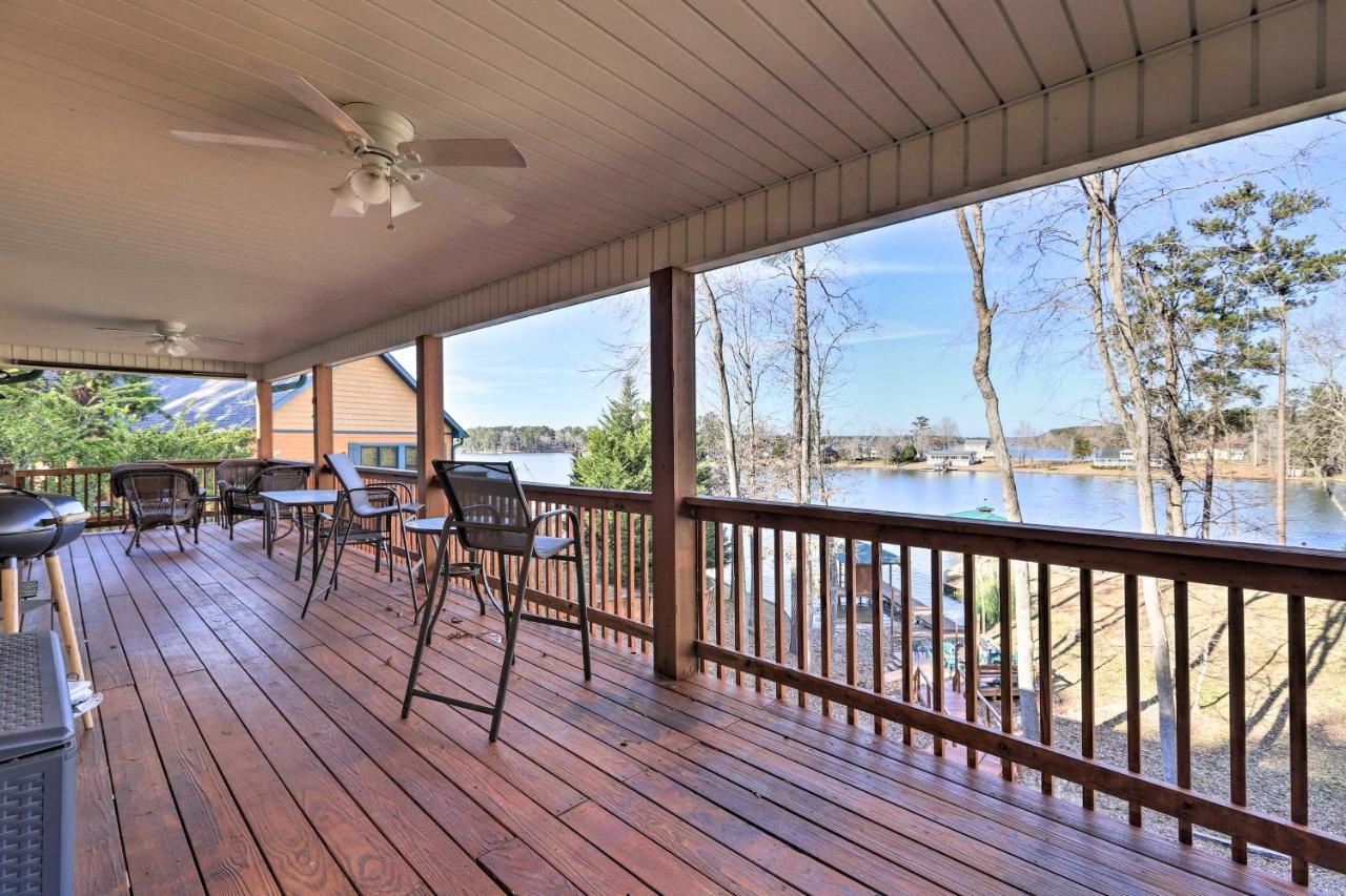 Lakefront Sparta Cottage With Decks And Boat Dock المظهر الخارجي الصورة