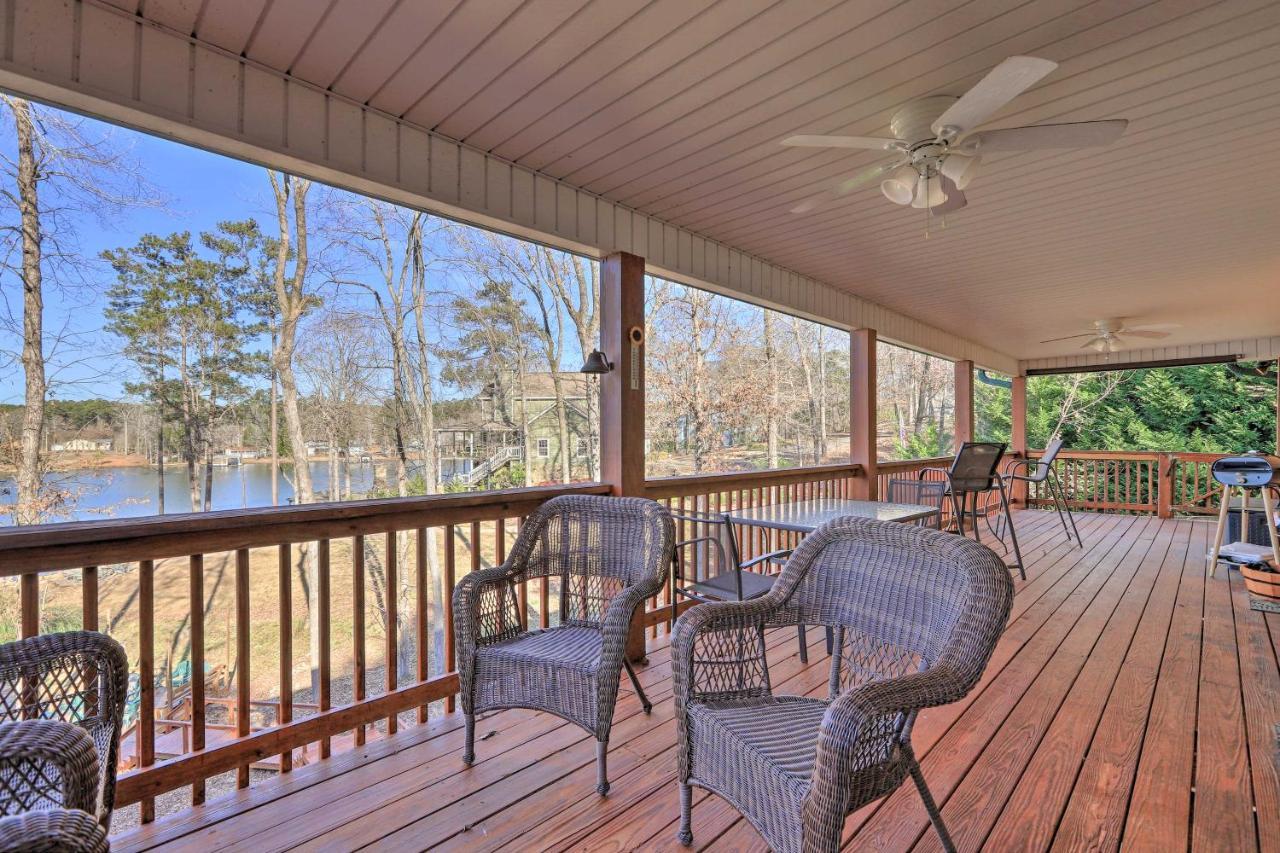 Lakefront Sparta Cottage With Decks And Boat Dock المظهر الخارجي الصورة