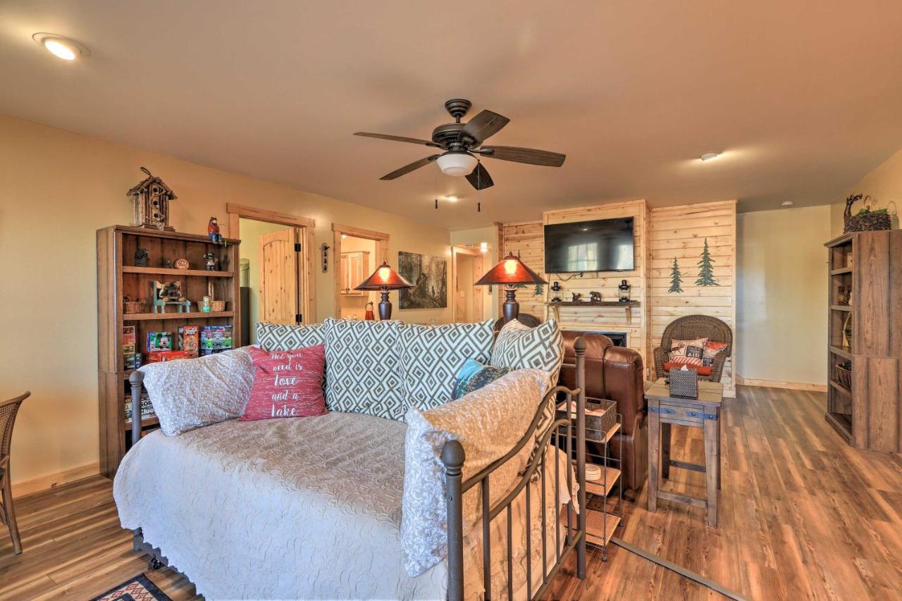 Lakefront Sparta Cottage With Decks And Boat Dock المظهر الخارجي الصورة