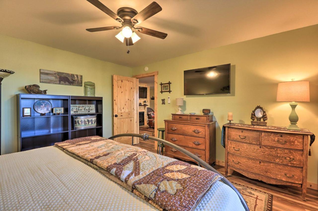 Lakefront Sparta Cottage With Decks And Boat Dock المظهر الخارجي الصورة