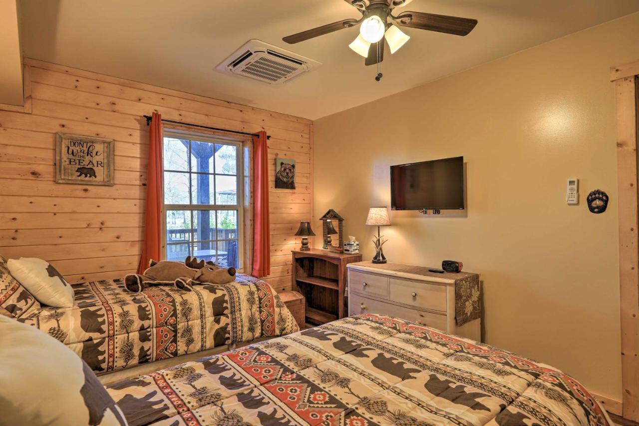 Lakefront Sparta Cottage With Decks And Boat Dock المظهر الخارجي الصورة