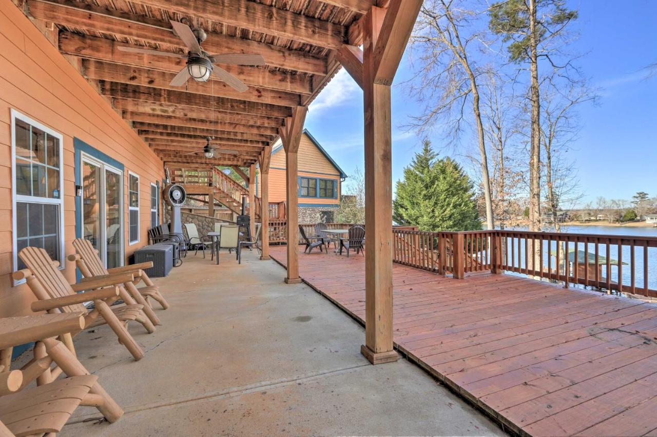 Lakefront Sparta Cottage With Decks And Boat Dock المظهر الخارجي الصورة