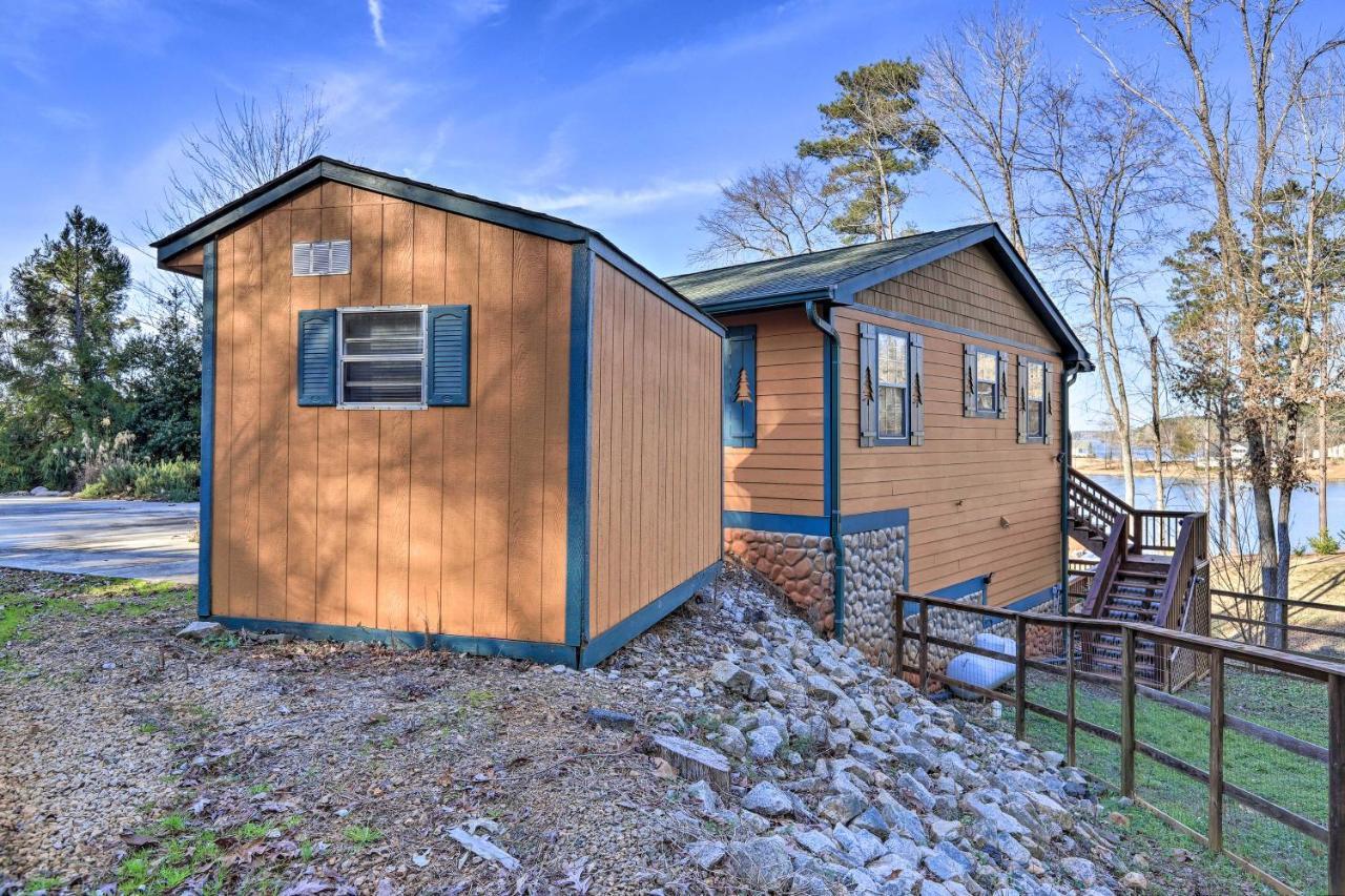 Lakefront Sparta Cottage With Decks And Boat Dock المظهر الخارجي الصورة